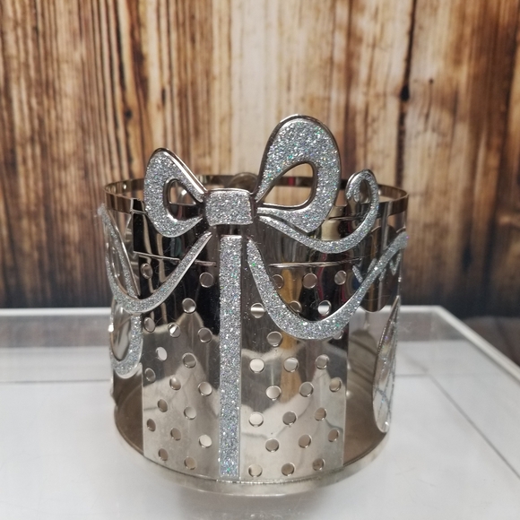 Bath & Body Works Christmas Set of 2 Silver Candle & Soap Holder Holiday Set - Picture 3 of 16